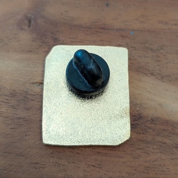 The Hobbit Book Cover Enamel Pin - Picture 2 of 2